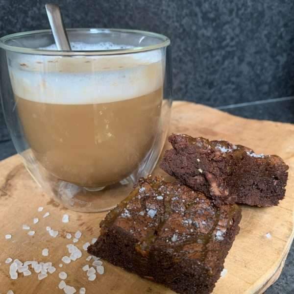 WoWenzo Brownies Karamel Zeezout